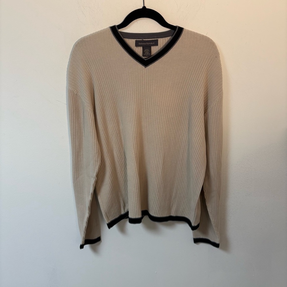 Banana Republic Men's Beige V-Neck Ribbed Sweater Large